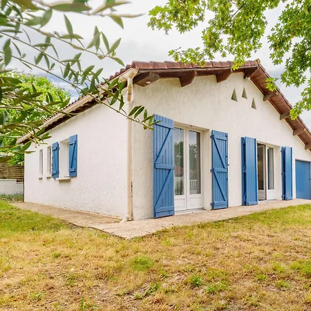 Maison 6 Pers à Avec Grande Terrasse, 3 Ch, Jardin Clos, Classée 1 étoile - Fr-1-877-39 *