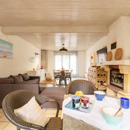 Сasa de vacaciones Maison 6 Pers à Avec Grande Terrasse, 3 Ch, Jardin Clos, Classée 1 étoile - Fr-1-877-39
